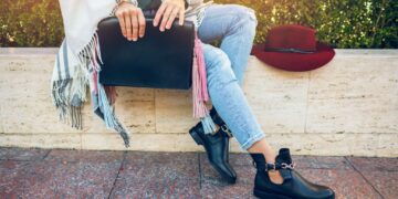 Adio ținute plictisitoare la birou: 4 modele de pantofi care modernizează orice outfit de business